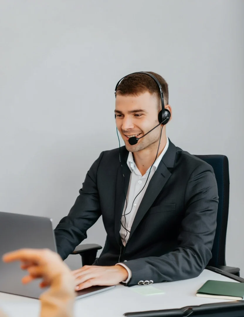 Pearl Lemon AI consultants at work